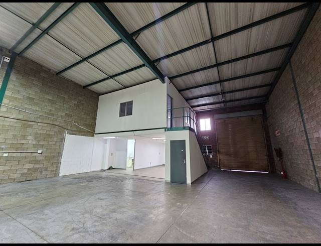 332M² WAREHOUSE TO LET IN LINBRO PARK